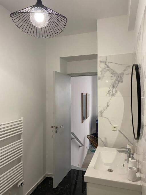 Appartement Avec Ventilateurs Proche Du Palais Des Papes Avignon Exterior foto