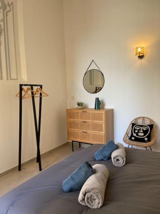 Appartement Avec Ventilateurs Proche Du Palais Des Papes Avignon Exterior foto